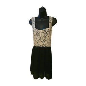 Le Fash NWOT Black/White Lace Sleeveless Dress Size 1X